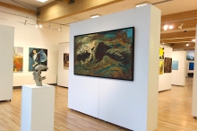 Na pierwszym planie prace prof. Jacka Waltosia.